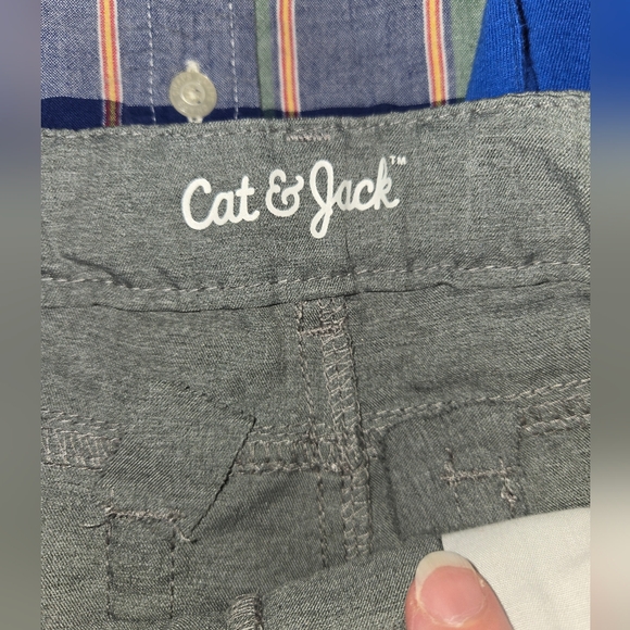 Boy's 4T Clothing Bundle 4 Shirts and 3 Shorts - Picture 4 of 13